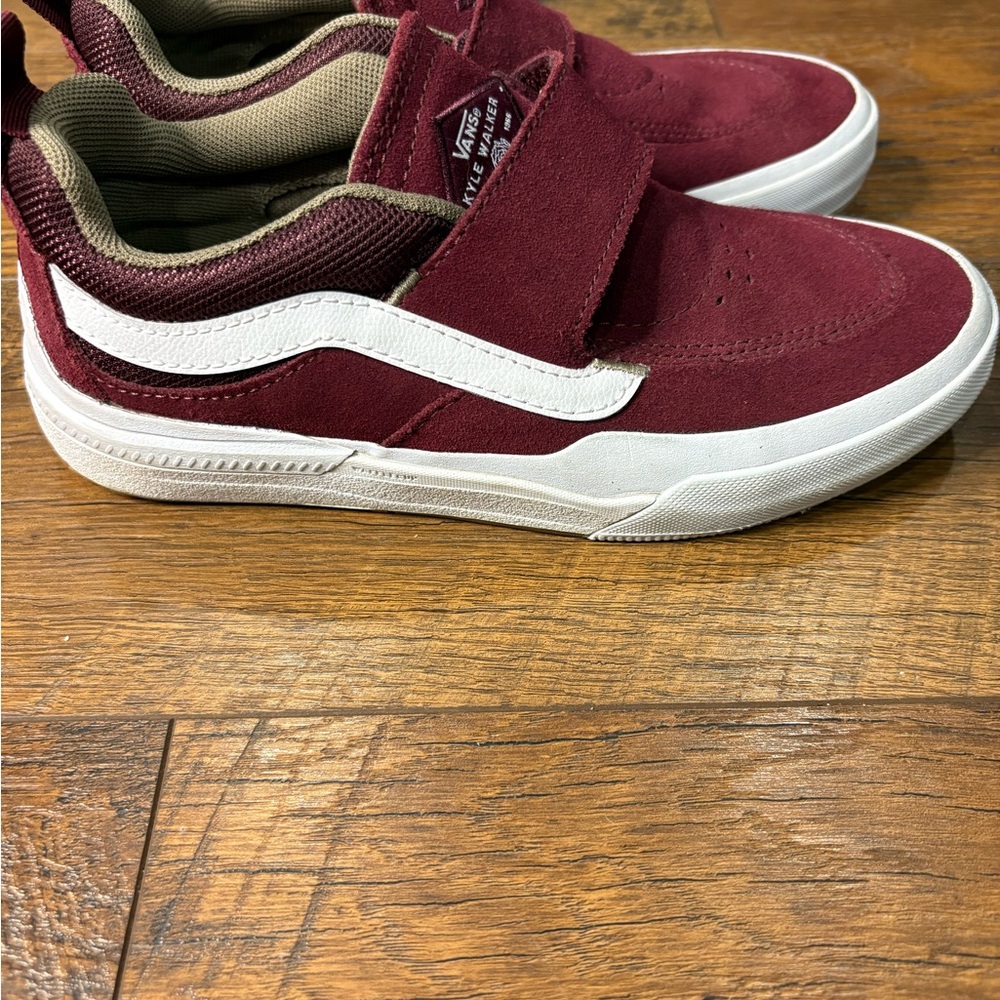 Vans Kyle walker pro men’s size 4 Maroon and White Sneakers